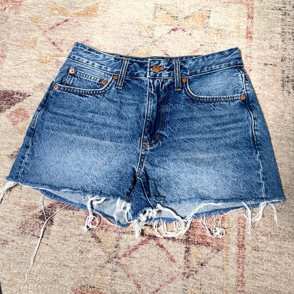Madewell Relaxed Denim Shorts Size 25 Raw Hem Medium Wash
